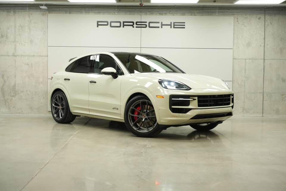 New 2026 Porsche Cayenne GTS image 9