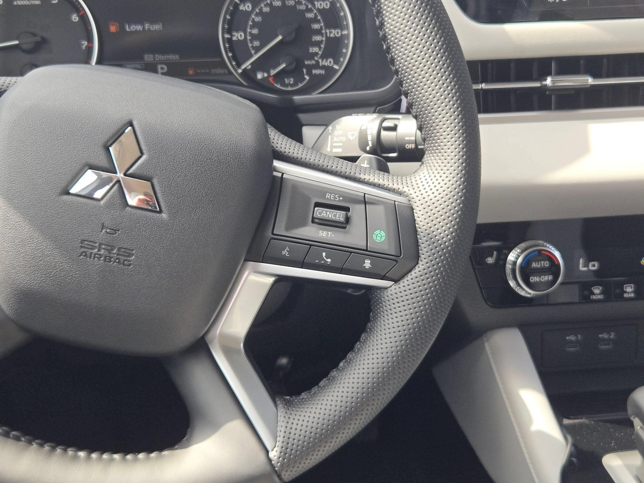 New 2026 Mitsubishi Outlander SE FWD image 19