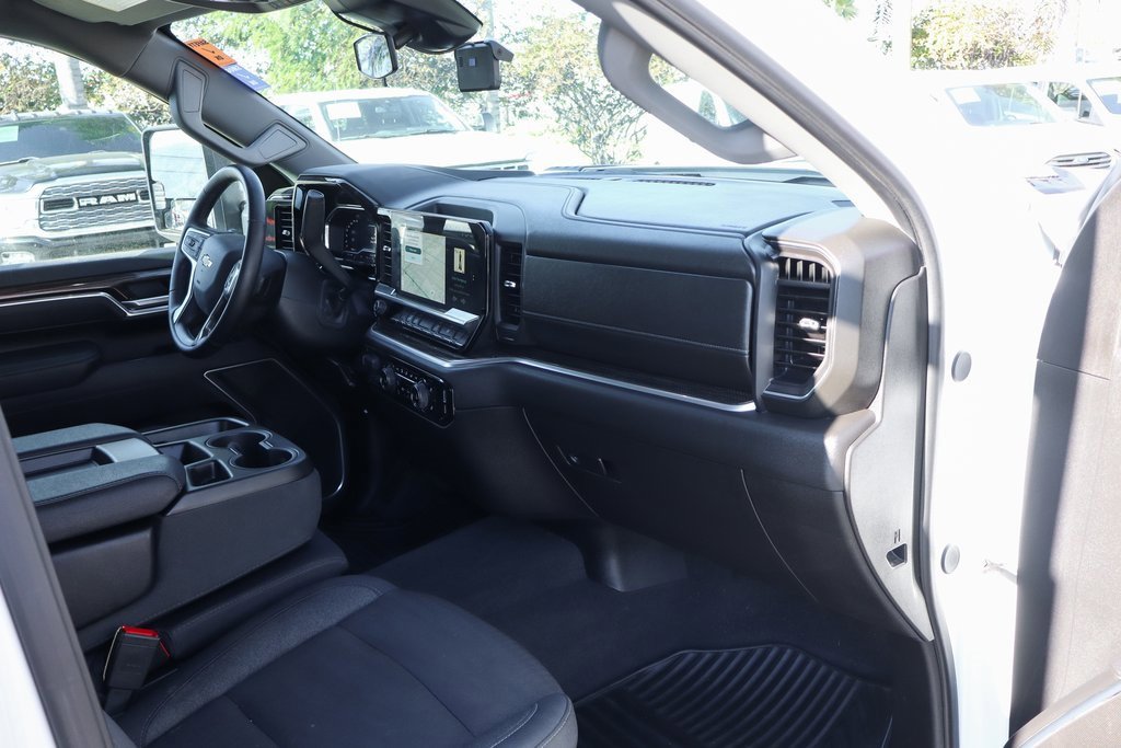 Used 2025 Chevrolet Silverado 3500 LT w/ Convenience Package image 43