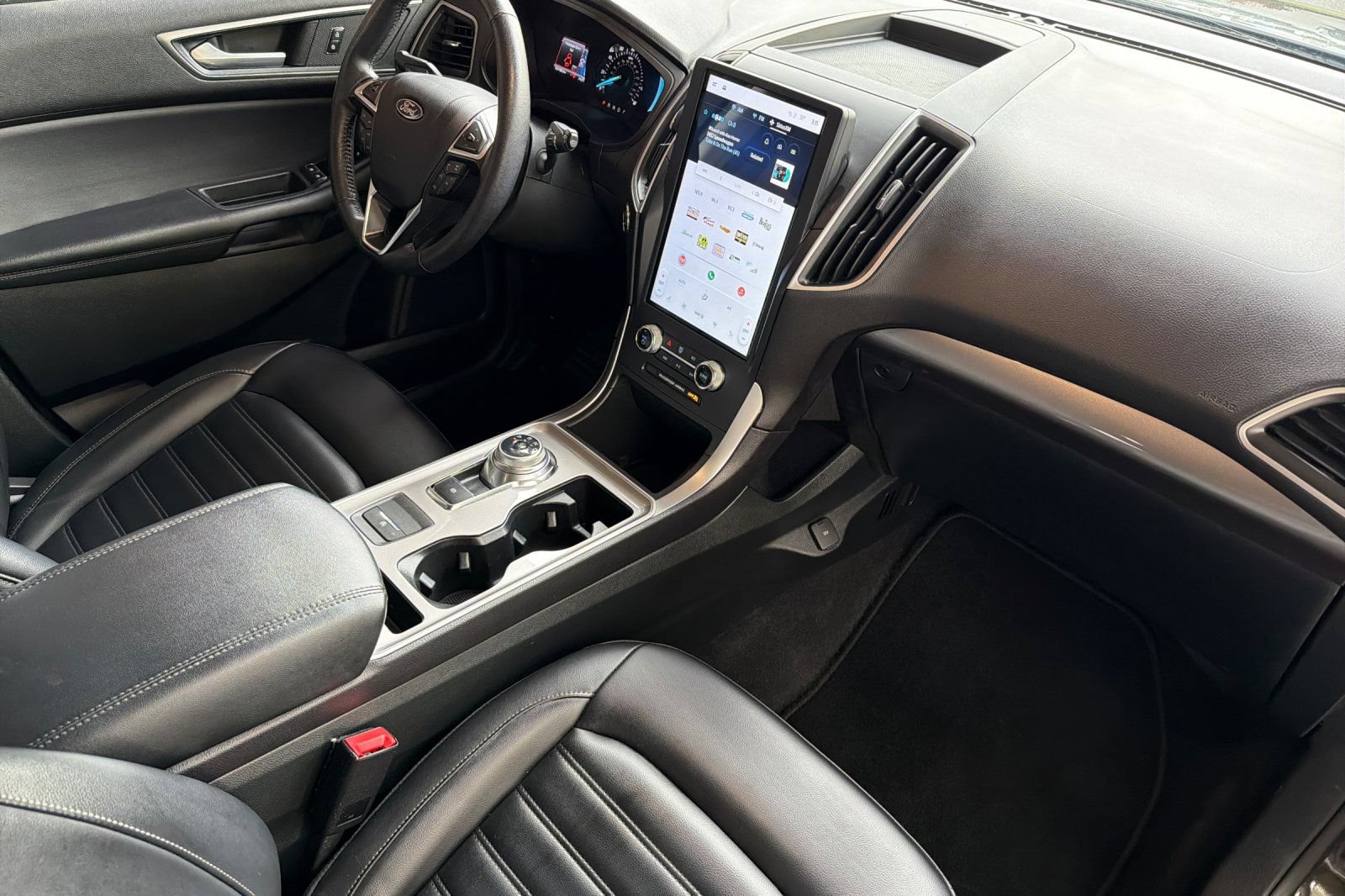 Used 2024 Ford Edge SEL AWD/4WD image 16