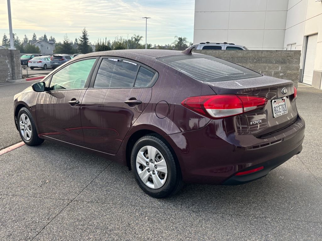 Used 2018 Kia Forte LX w/ LX Rear Camera Package image 7