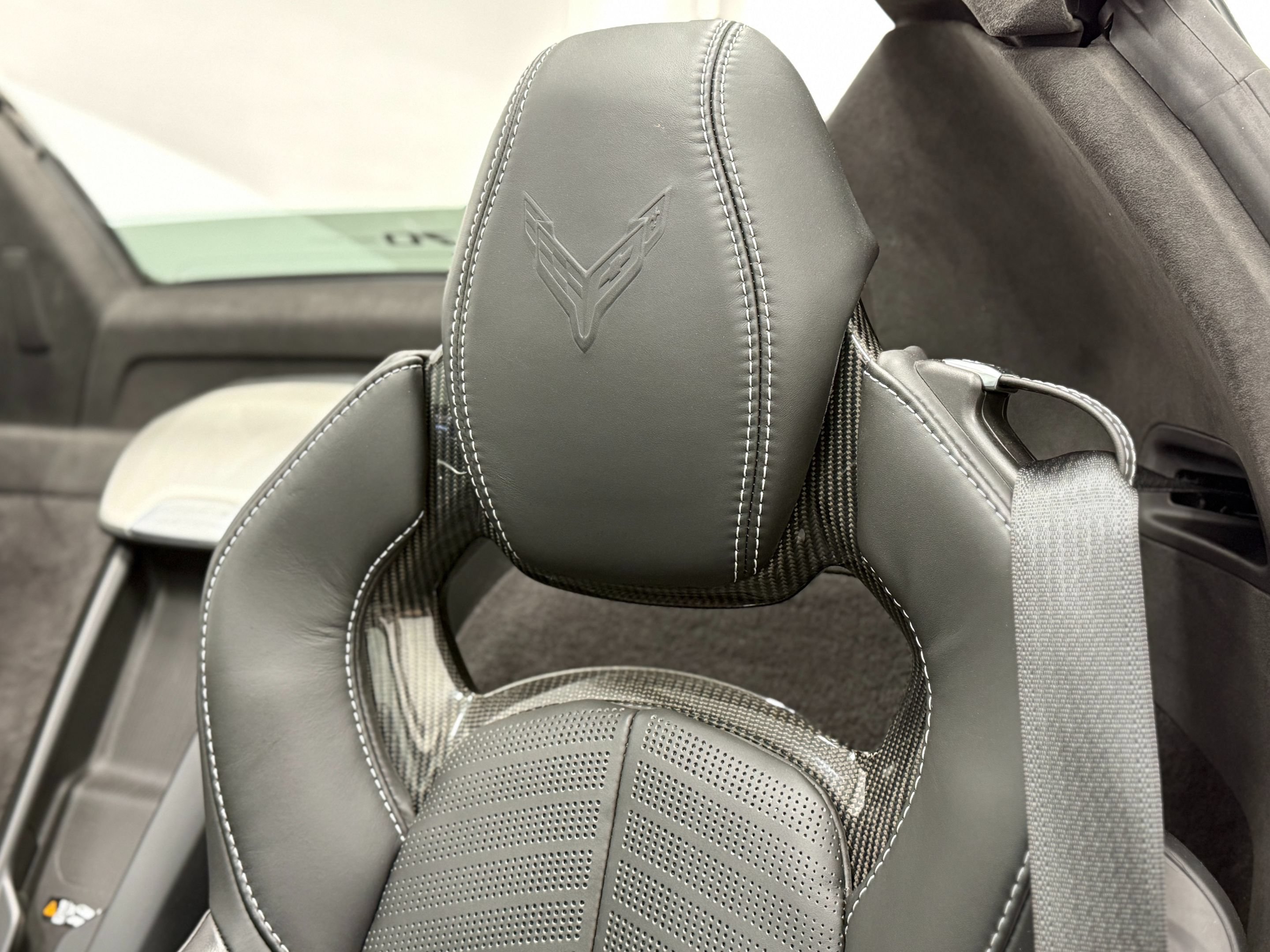 Used 2023 Chevrolet Corvette Stingray Premium Conv w/ Battery Protection Package RWD image 15