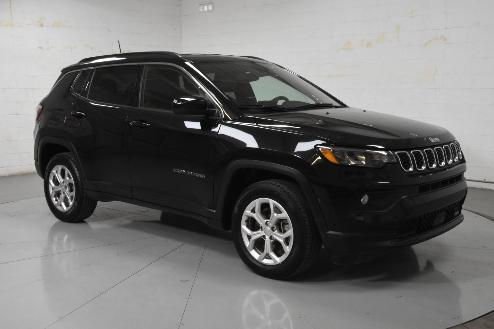 Used 2024 Jeep Compass Latitude