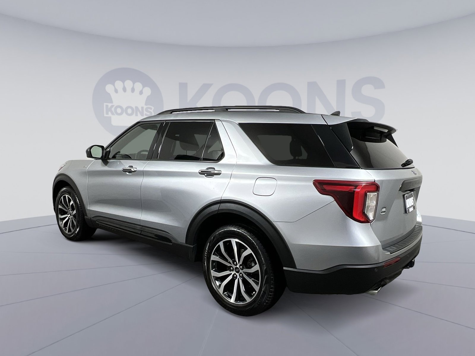 Used 2023 Ford Explorer ST-Line w/ Class IV Trailer Tow Package AWD/4WD image 8