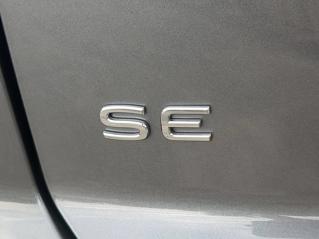 Certified 2024 Volkswagen Atlas Cross Sport SE FWD image 11