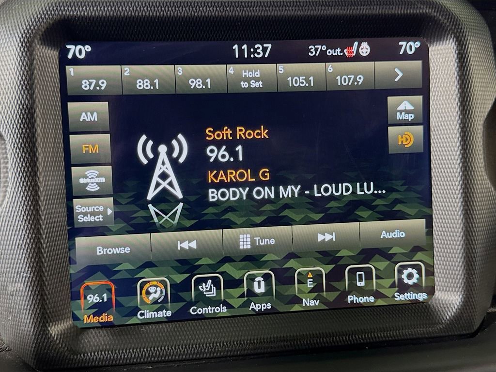 Used 2023 Jeep Wrangler Unlimited w/ Sun & Screen Package image 30