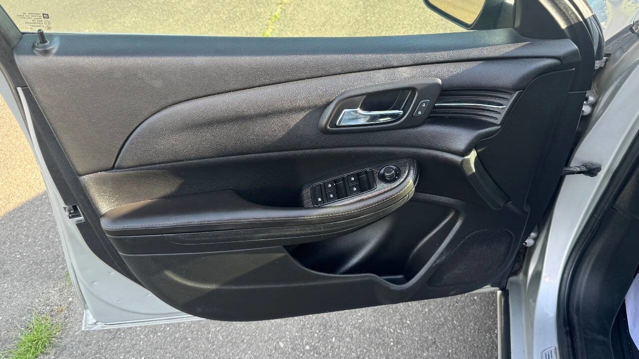 Used 2016 Chevrolet Malibu LTZ FWD image 13