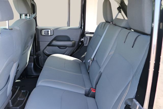 Used 2025 Jeep Wrangler Unlimited Sahara w/ Safety Group image 14