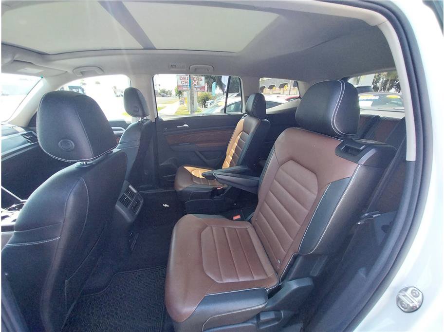 Used 2023 Volkswagen Atlas SEL Premium AWD/4WD image 10