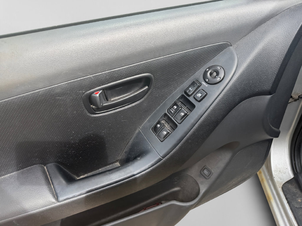 Used 2009 Hyundai Elantra SE FWD image 20