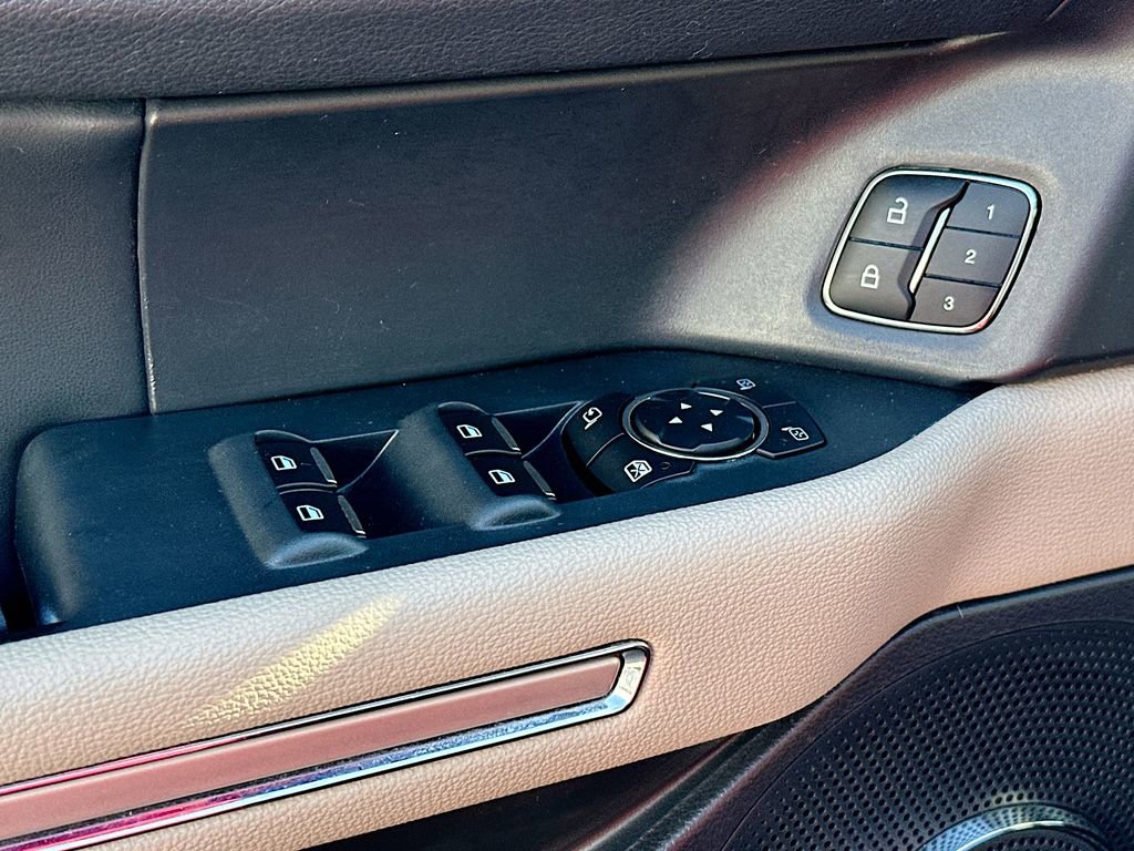 Used 2024 Ford Expedition Limited image 21