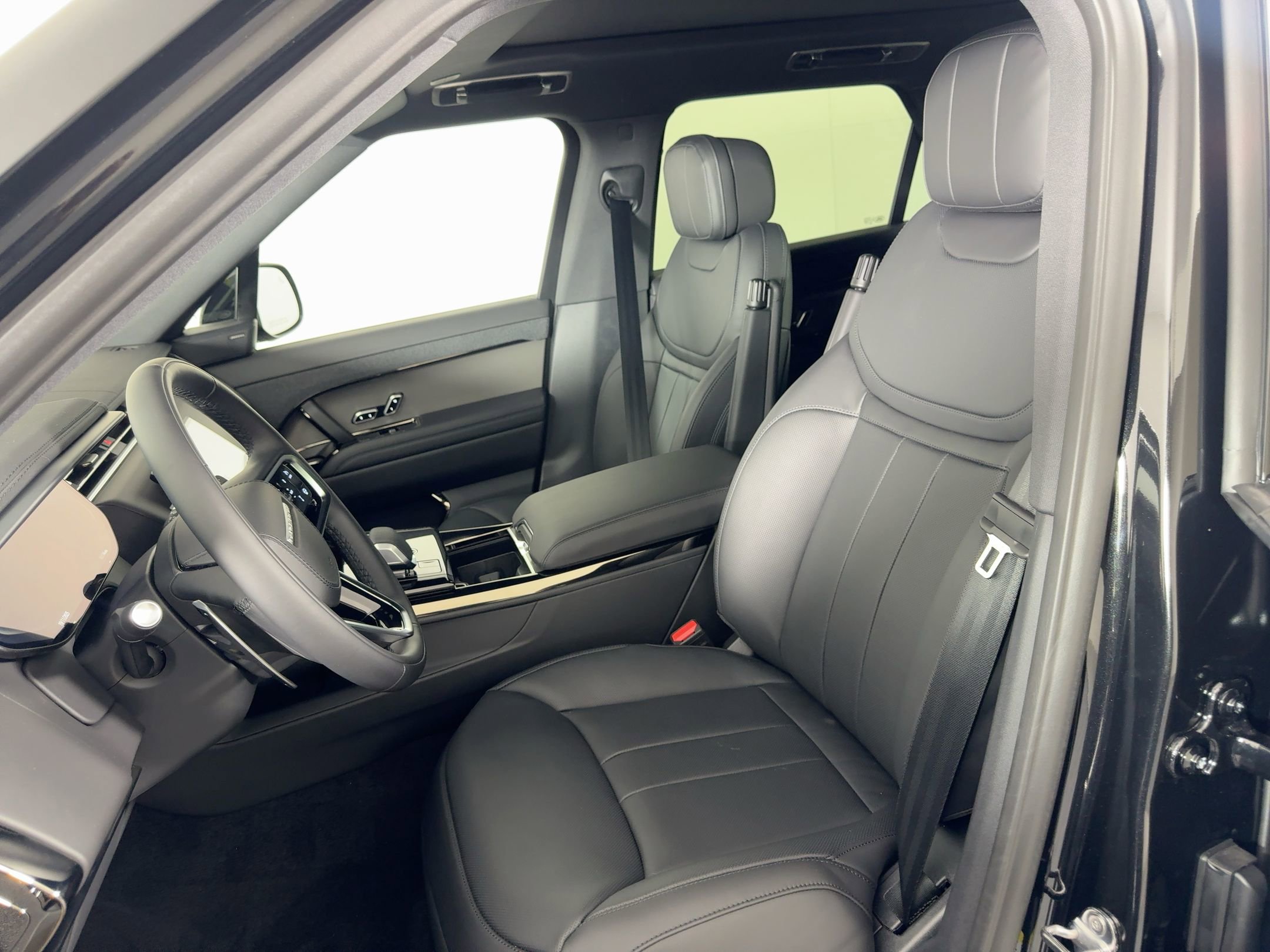 New 2025 Land Rover Range Rover Sport SE image 5