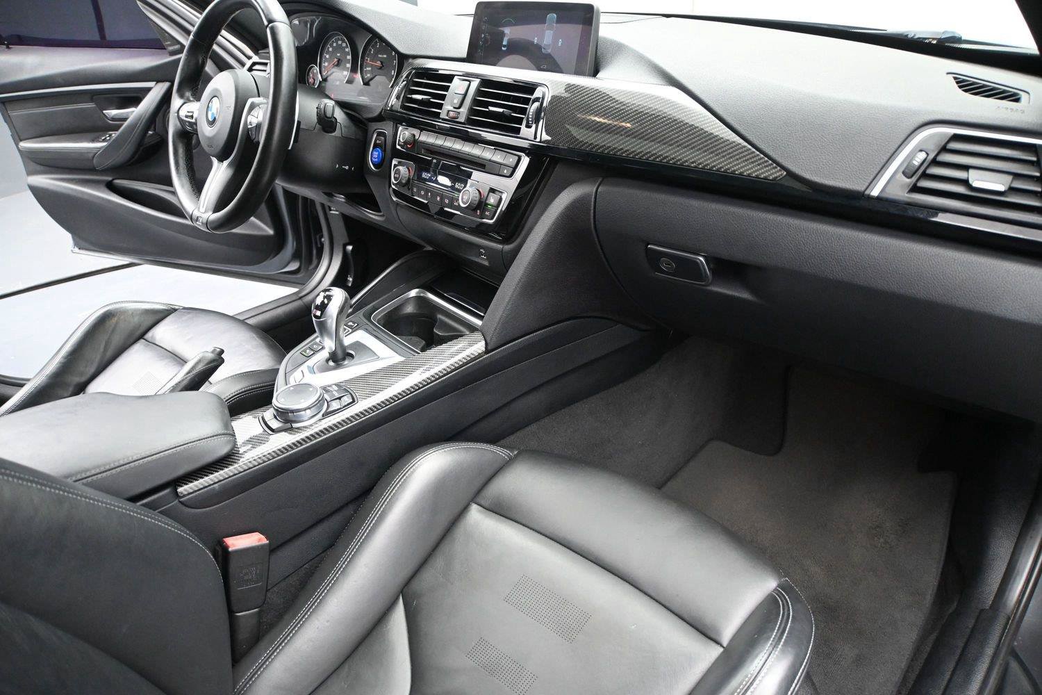 Used 2017 BMW M3 RWD image 16