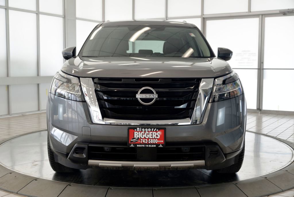 Used 2023 Nissan Pathfinder SL AWD/4WD image 3