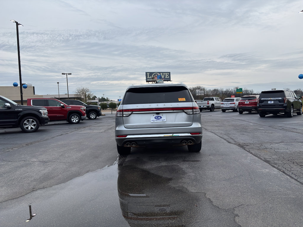 Used 2021 Lincoln Aviator Reserve w/ Equipment Group 202A image 7