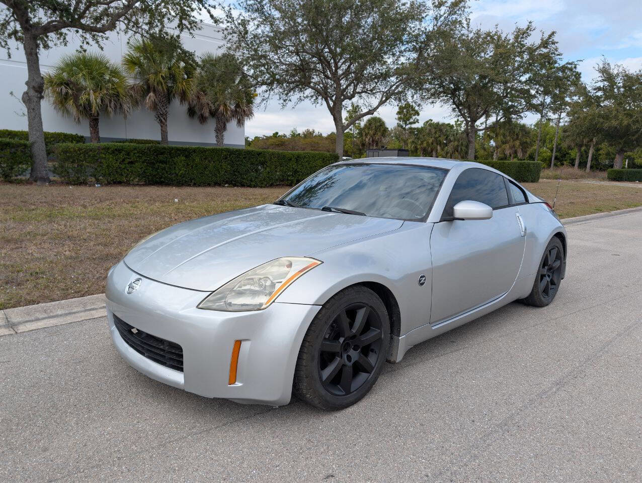Used 2003 Nissan 350Z Enthusiast image 2