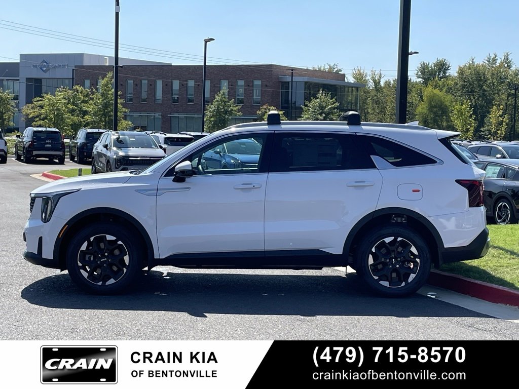 New 2025 Kia Sorento S image 4