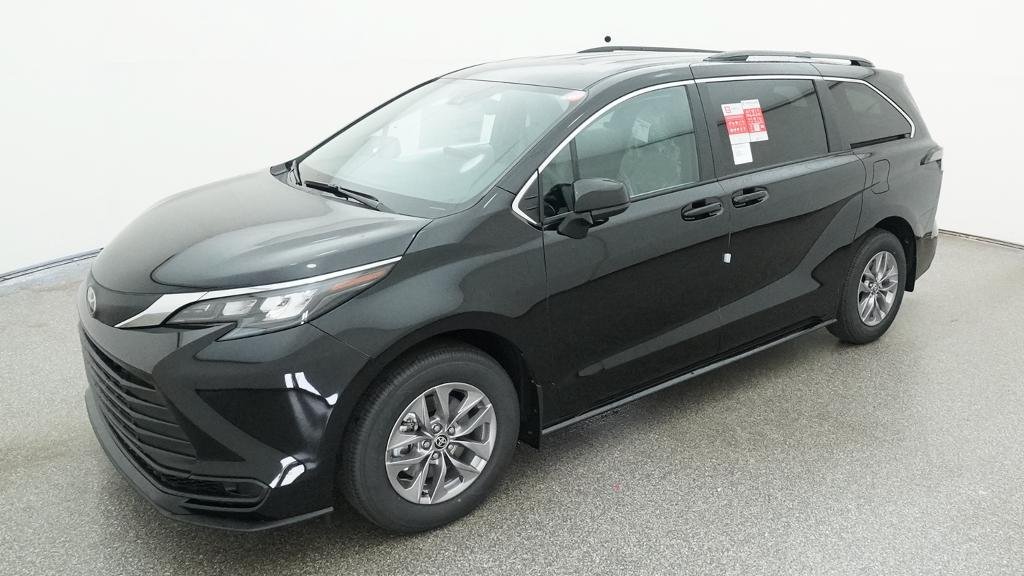 New 2026 Toyota Sienna LE FWD image 1