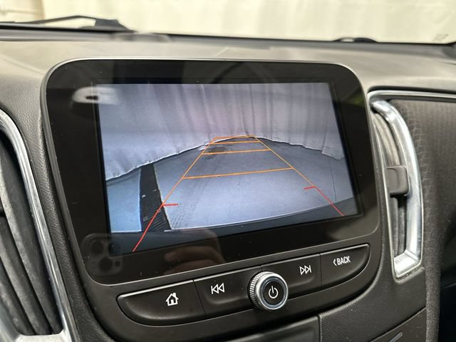Used 2017 Chevrolet Malibu LT FWD image 12