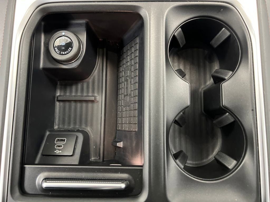 Used 2025 Ford Expedition Active image 50