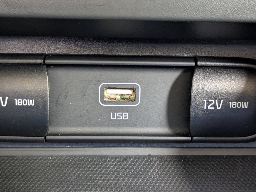 Used 2023 Kia Soul LX w/ LX Technology Package FWD image 21
