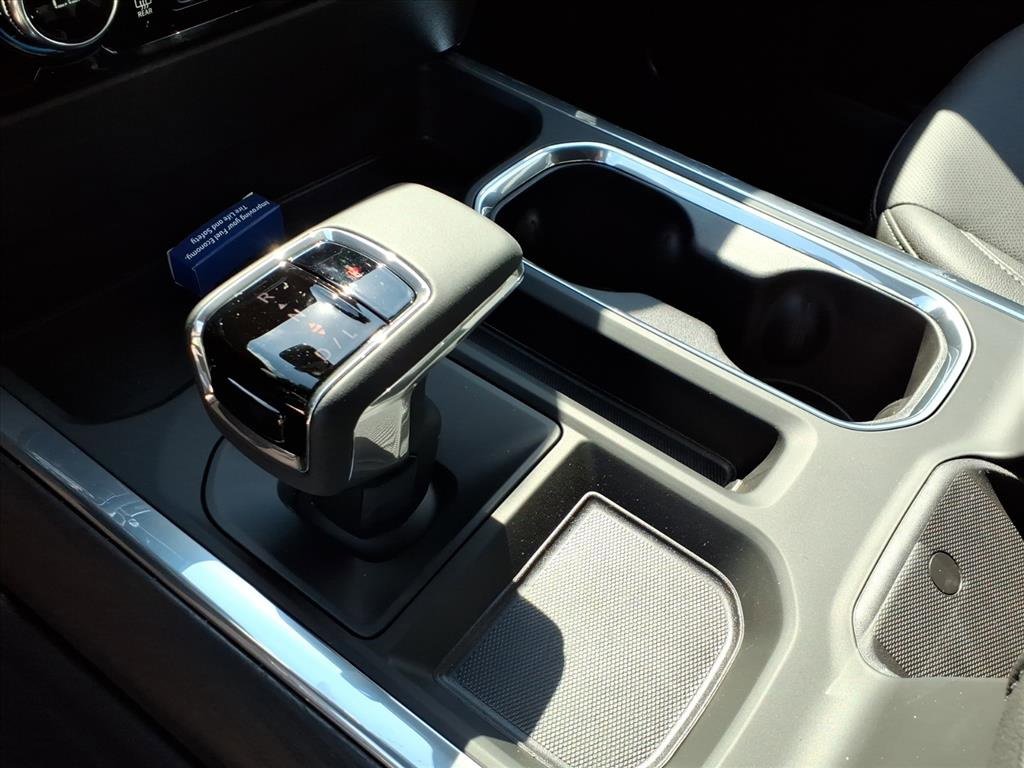 New 2026 GMC Sierra 1500 SLT image 17