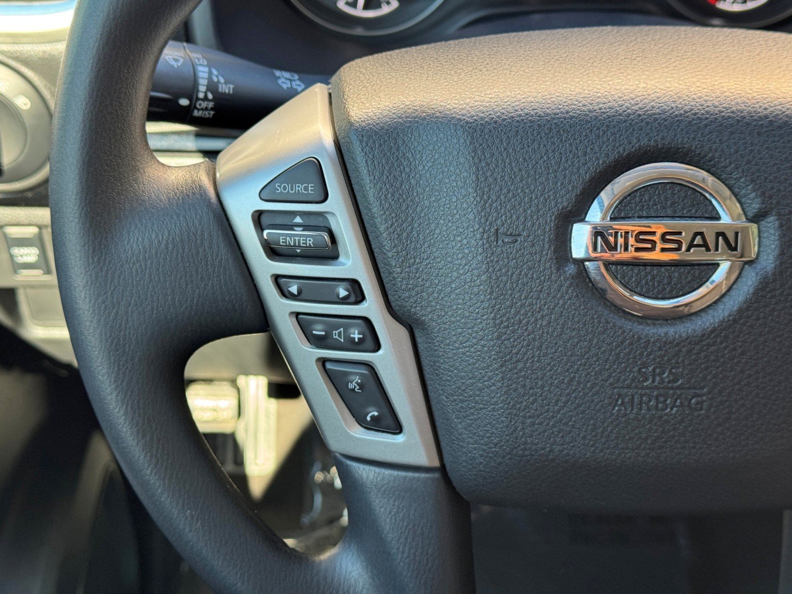 Used 2021 Nissan Titan SV RWD image 18