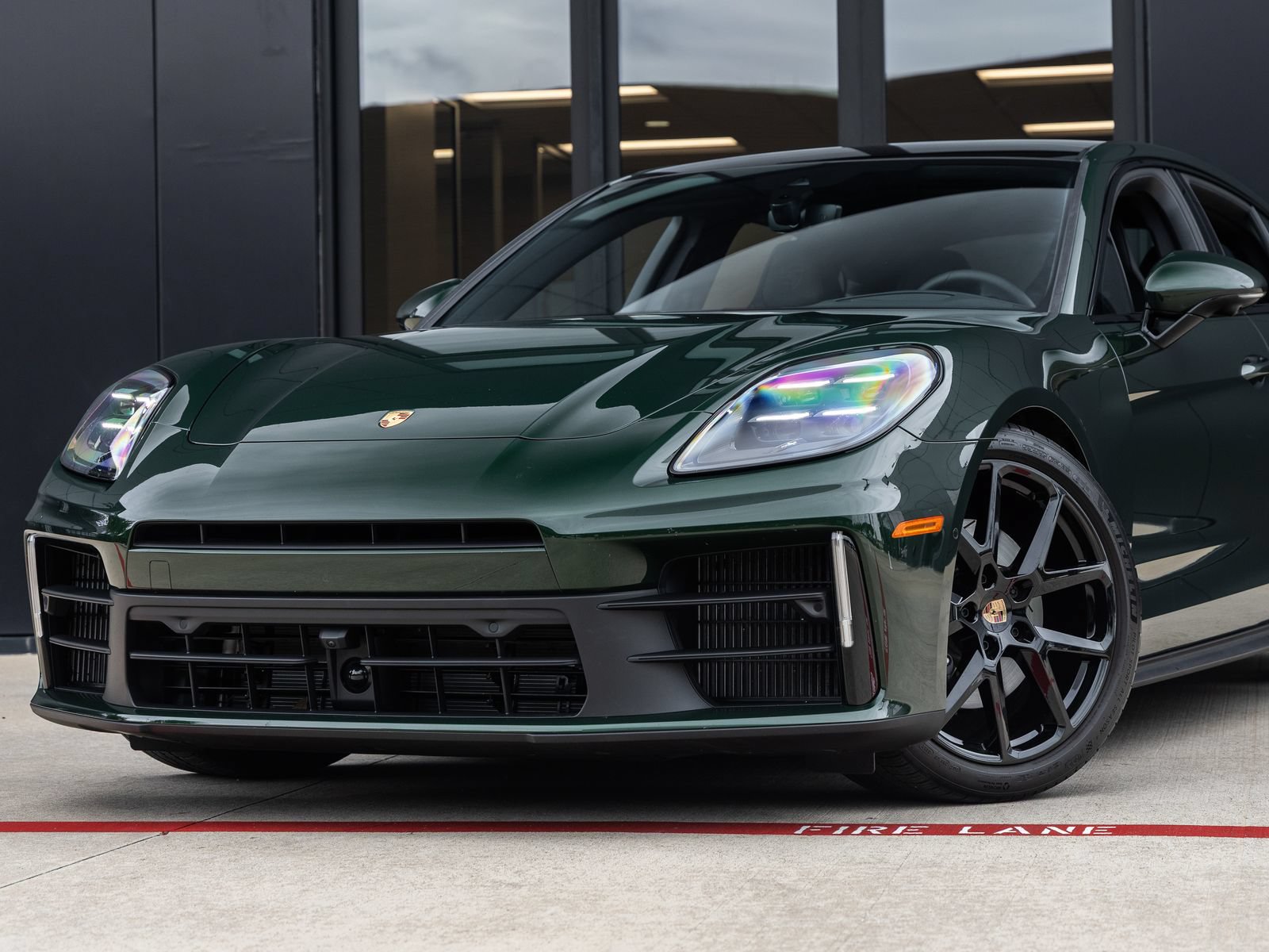Certified 2025 Porsche Panamera image 7