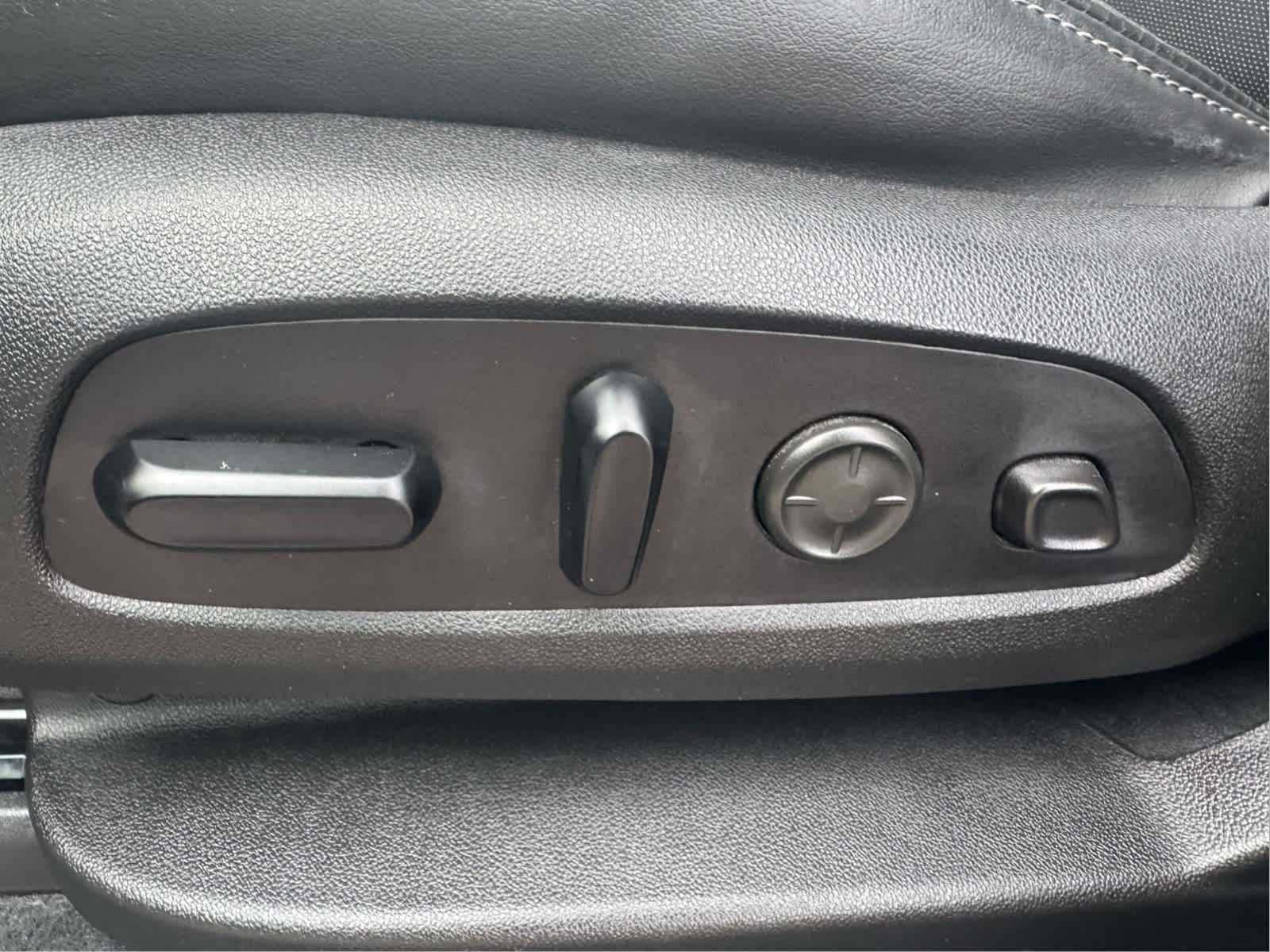 Used 2021 Buick Enclave Avenir image 13