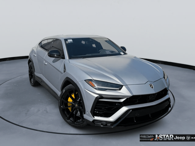 Used 2022 Lamborghini Urus AWD/4WD image 3