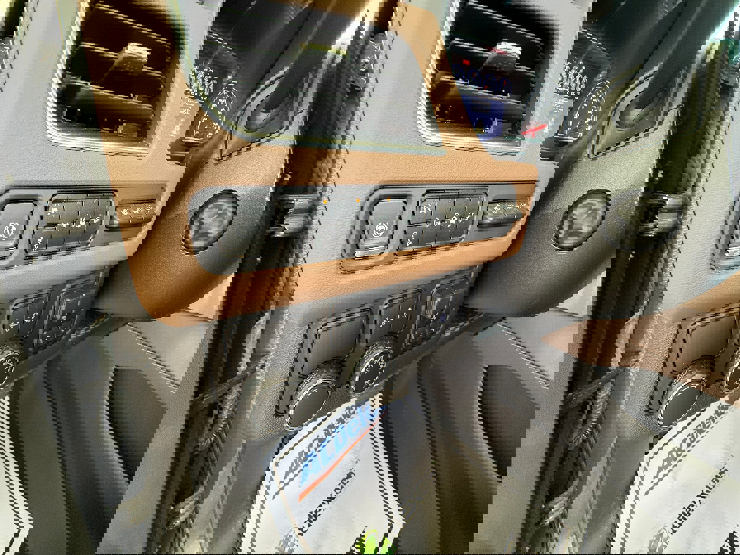 Used 2021 Chevrolet Tahoe High Country w/ Premium Package image 27