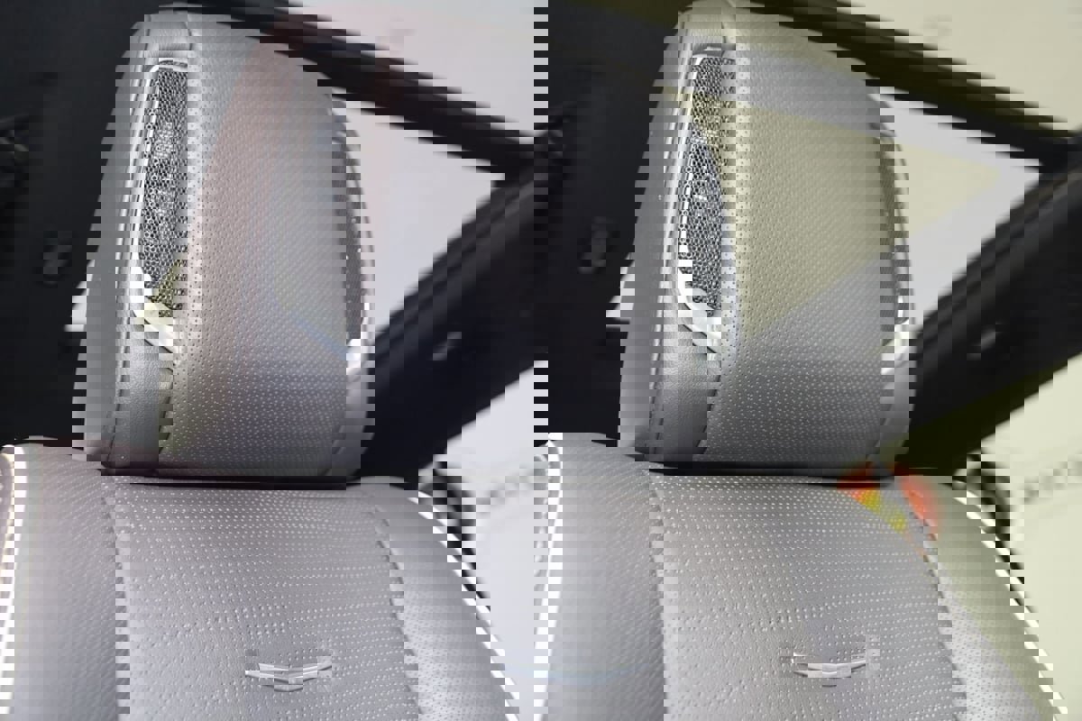 Used 2023 Cadillac Escalade Premium Luxury image 14