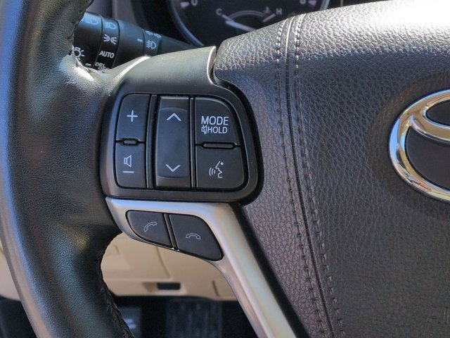 Certified 2017 Toyota Highlander Limited image 19