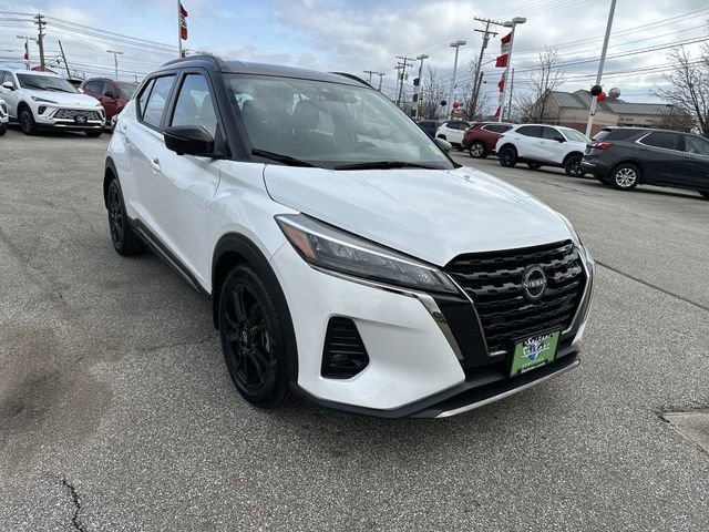 Used 2023 Nissan Kicks SR image 11