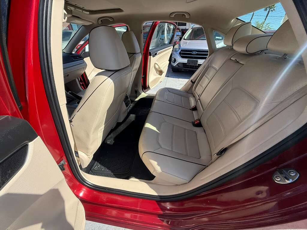 Used 2017 Volkswagen Passat 1.8T SE FWD image 19