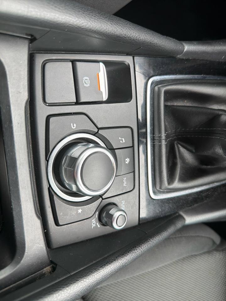 Used 2018 MAZDA MAZDA3 Sport FWD image 22