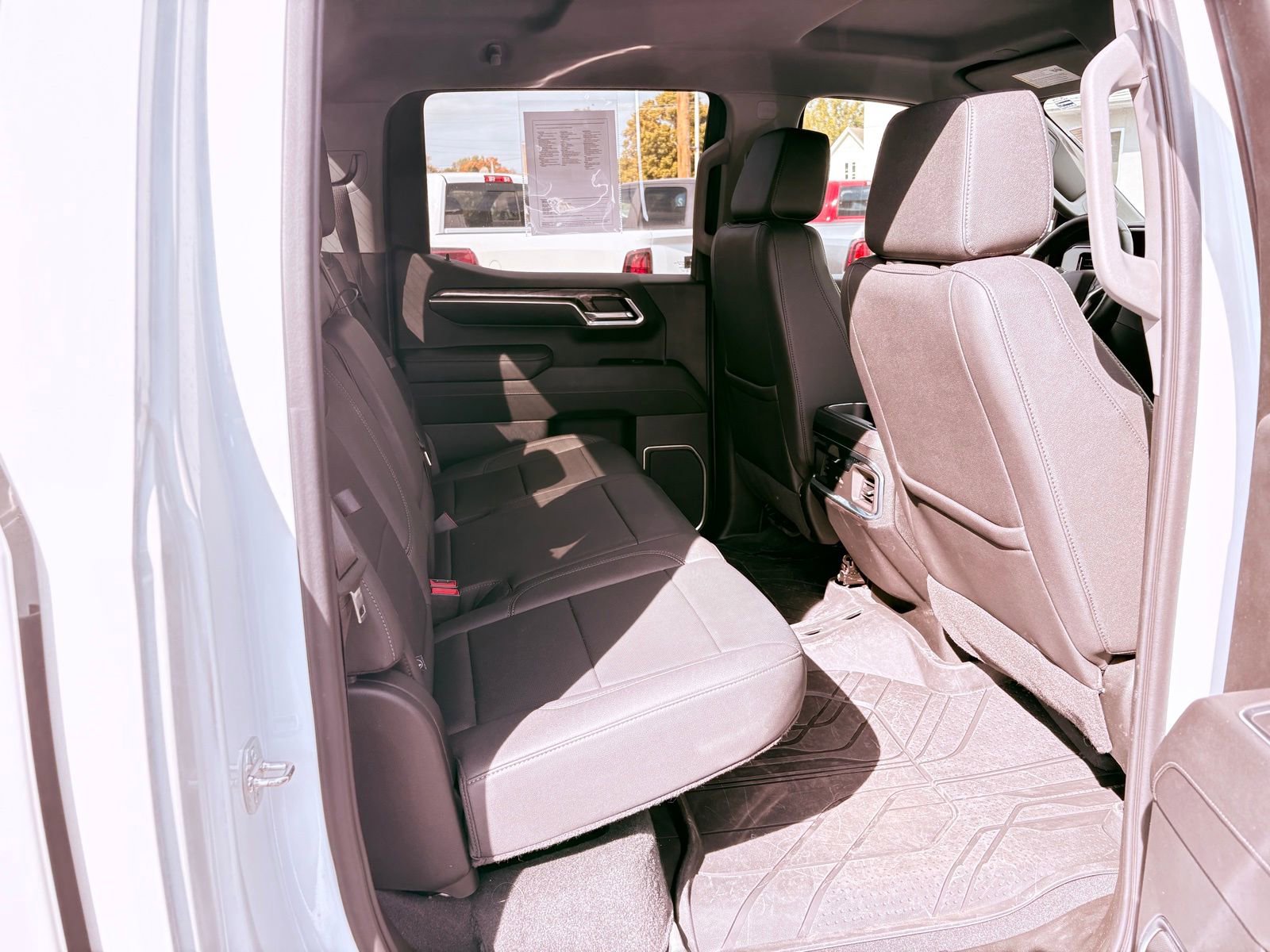 Used 2023 Chevrolet Silverado 1500 LTZ image 9