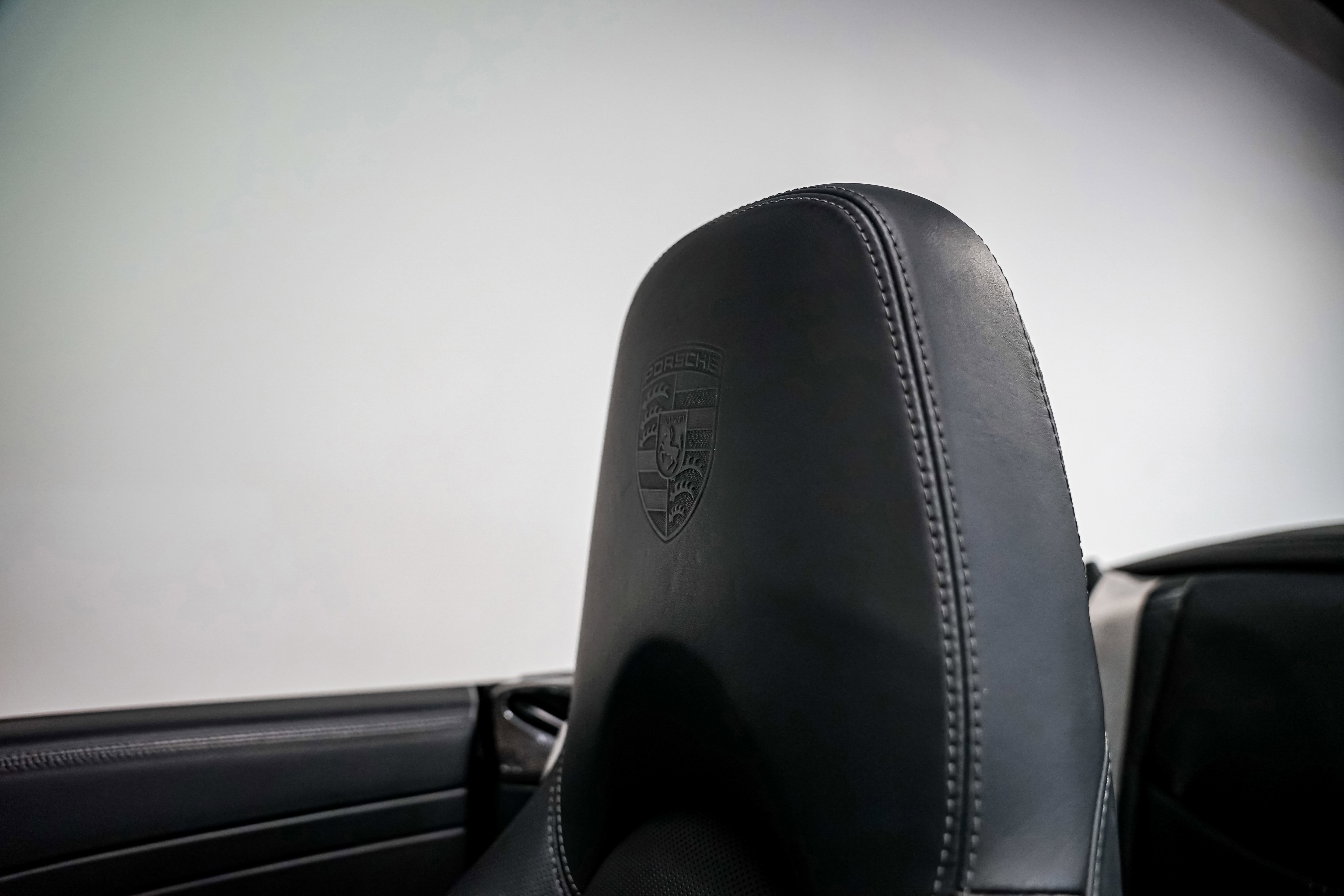 Used 2012 Porsche 911 Turbo image 19