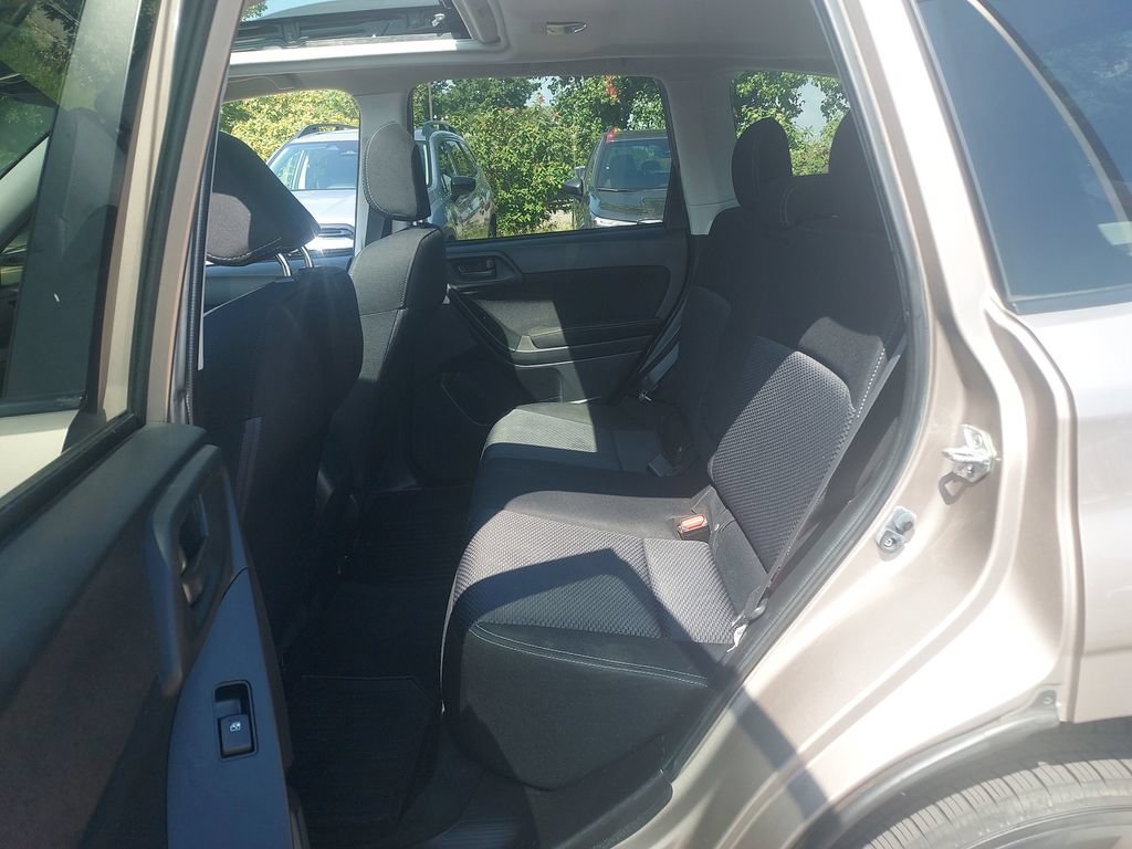 Used 2015 Subaru Forester 2.5i Premium w/ All-Weather Package AWD/4WD image 30