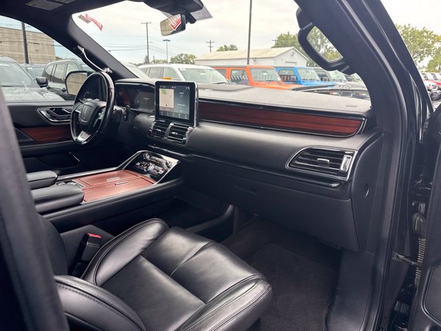 Used 2018 Lincoln Navigator Reserve w/ Technology Package AWD/4WD image 29