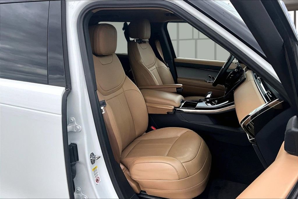 Used 2024 Land Rover Range Rover Sport SE image 7