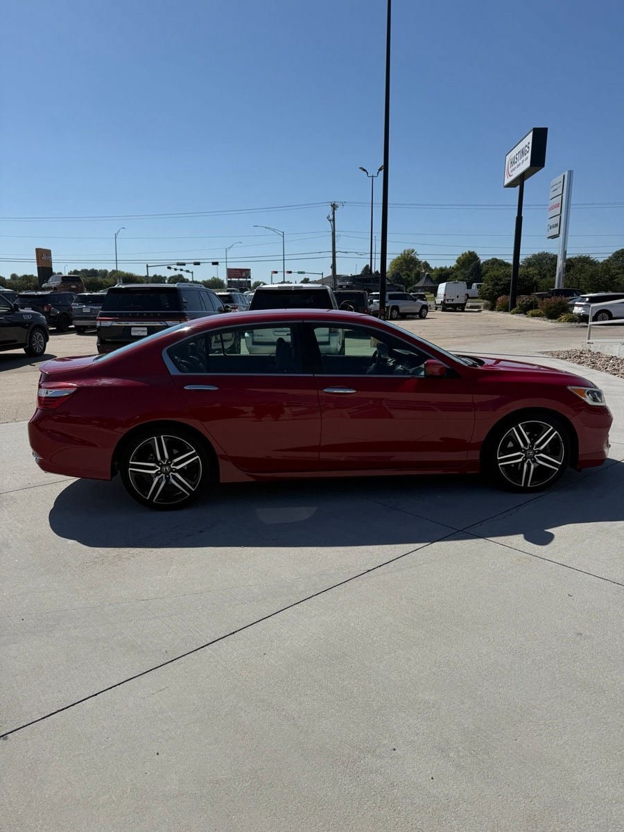 Used 2016 Honda Accord Sport image 6