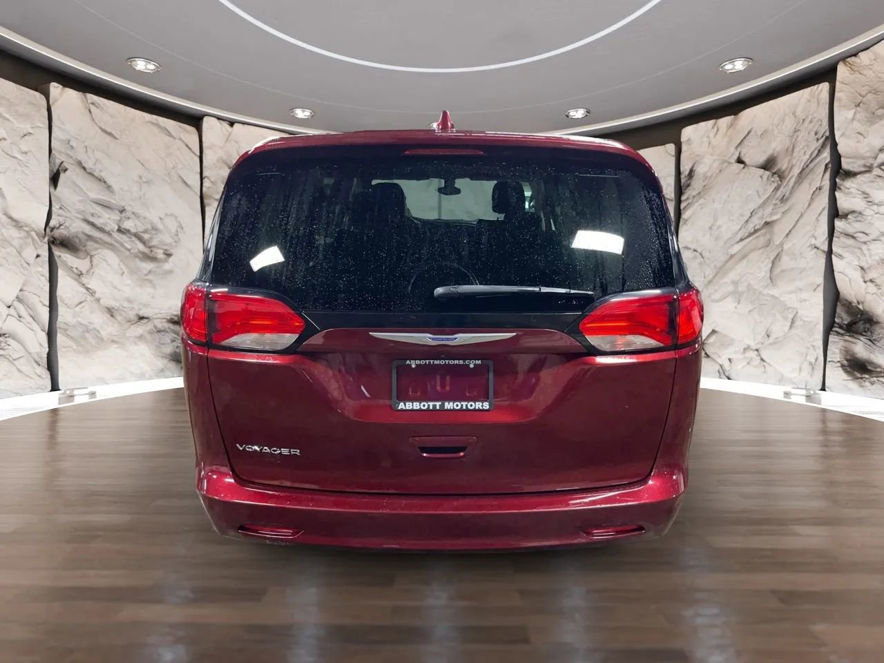 Used 2020 Chrysler Voyager Lxi FWD image 16