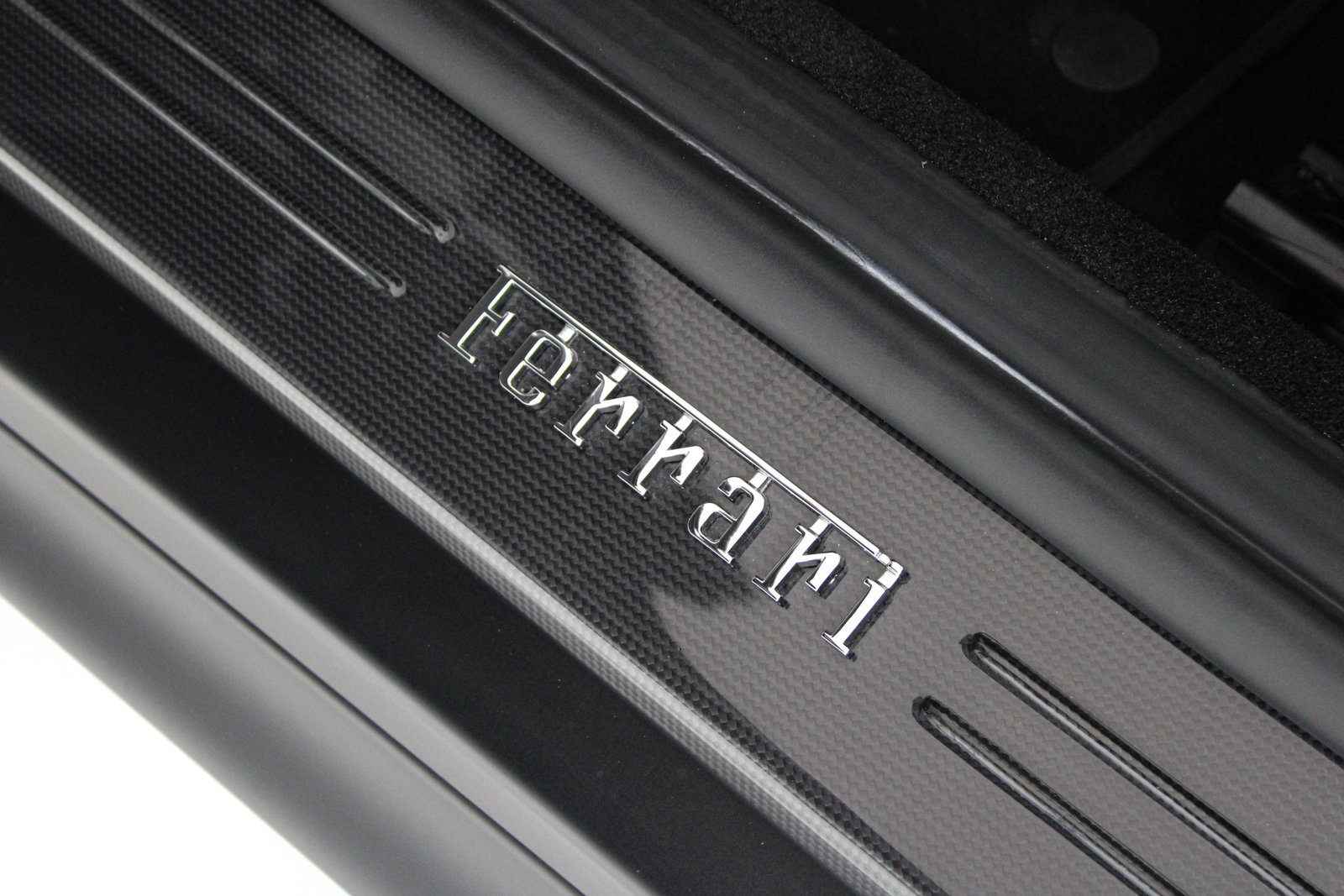 Used 2020 Ferrari 812 Superfast RWD image 40