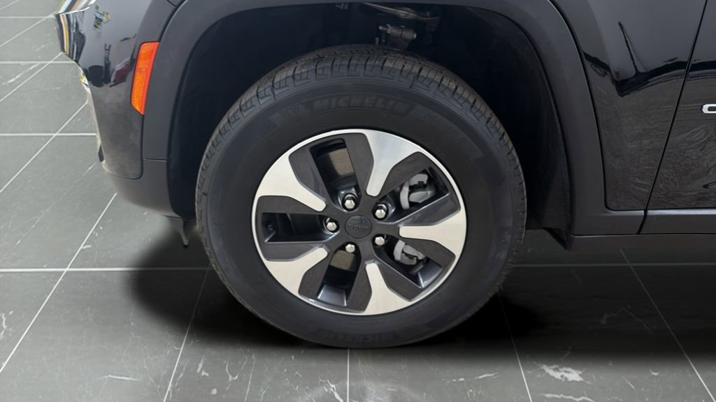 Used 2025 Jeep Grand Cherokee Limited 4xe image 28