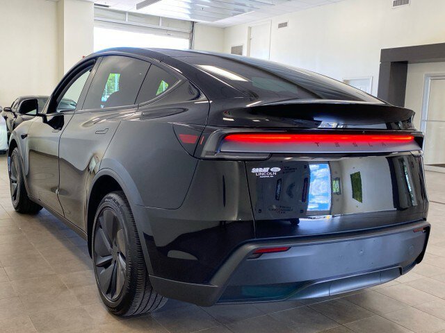 Used 2026 Tesla Model Y 2WD image 5