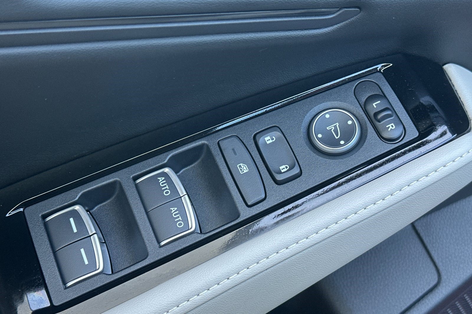 Used 2025 Honda Accord Touring image 14