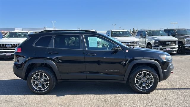 Used 2022 Jeep Cherokee Trailhawk w/ Trailer Tow Group AWD/4WD image 2