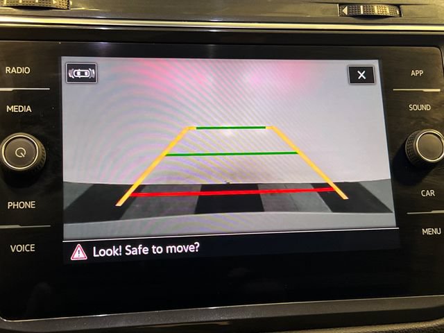 Certified 2023 Volkswagen Tiguan SE w/ Panoramic Sunroof Package FWD image 25
