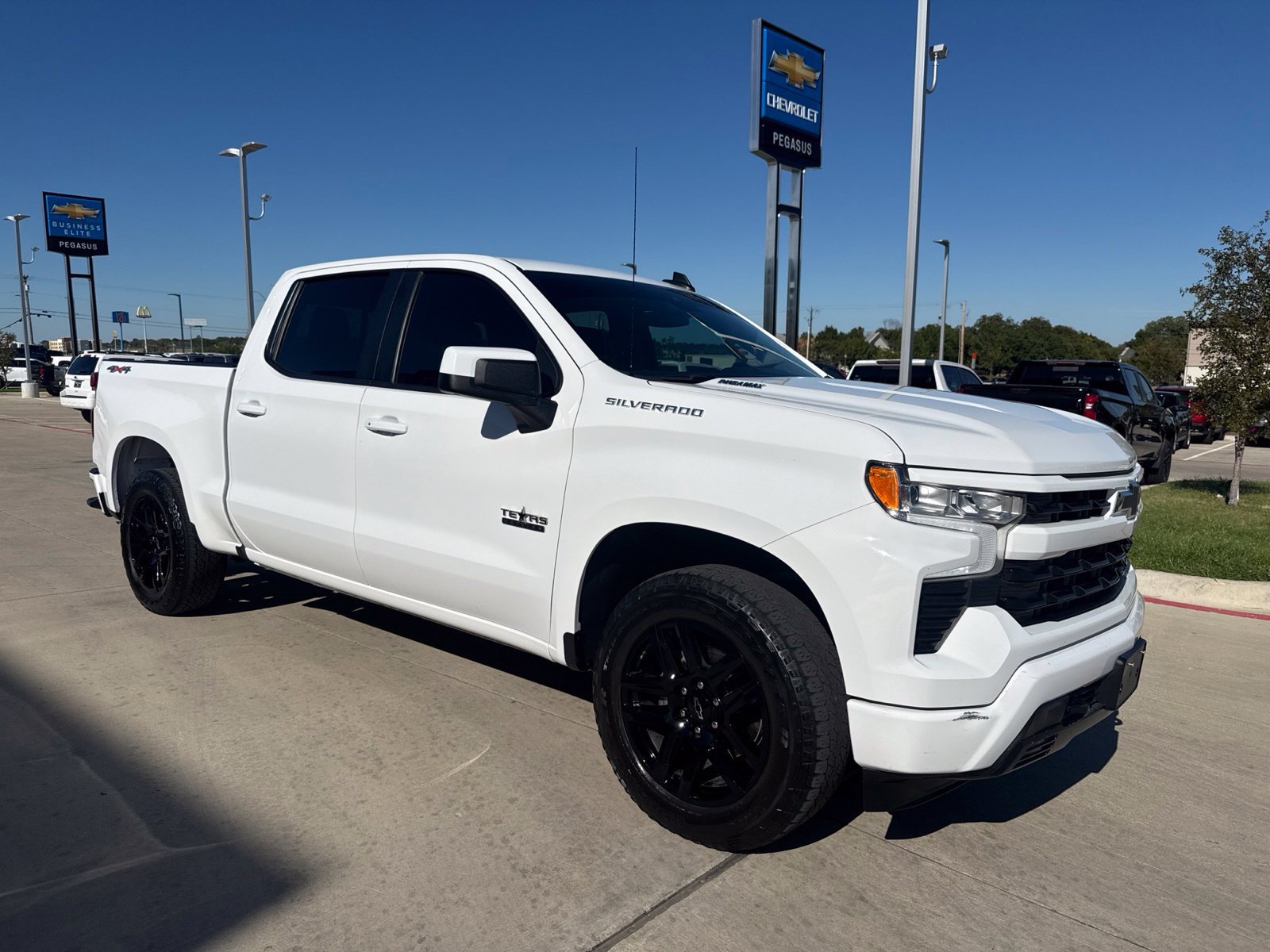 Used 2025 Chevrolet Silverado 1500 RST w/ Texas Edition Plus AWD/4WD image 8